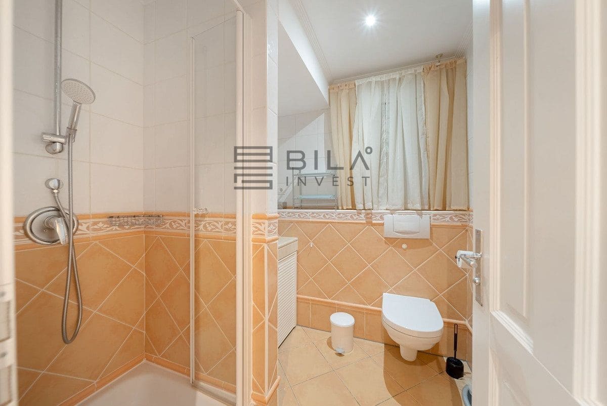 4 bedroom Villa for sale in Mijas with pool garage - € 870,000 (Ref: 9609859)