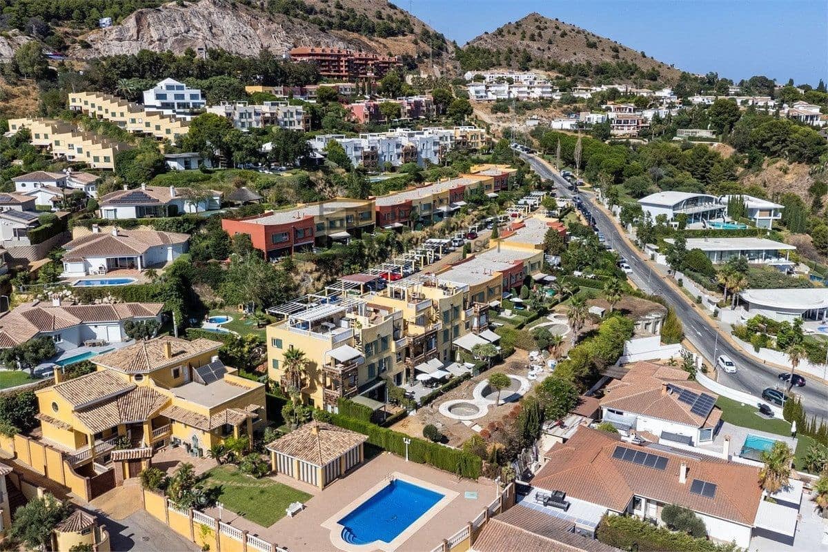 2 soverom Penthouse til salgs i Fuengirola med svømmebasseng - € 499 000 (Ref: 9609864)