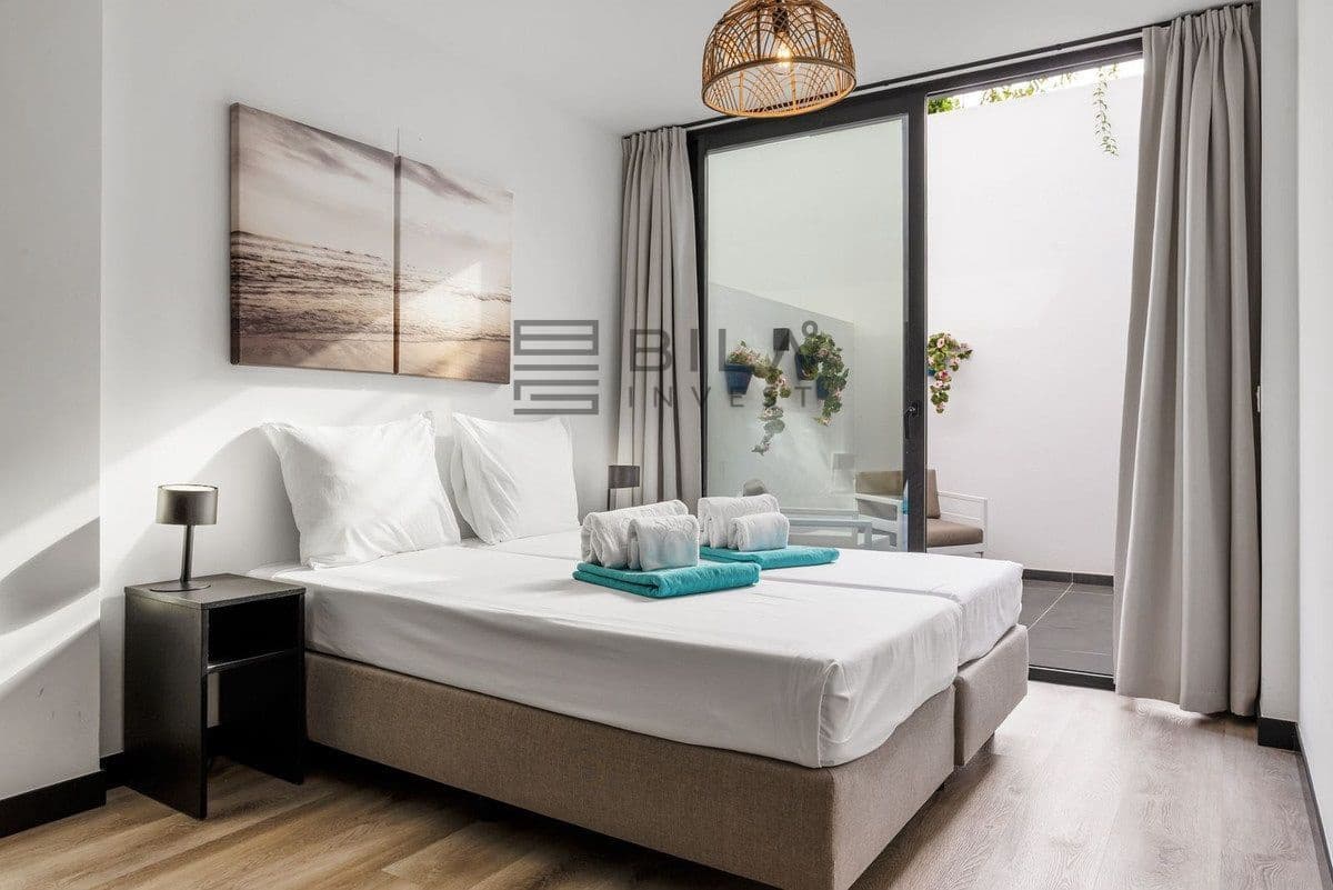 2 bedroom Flat for sale in Mijas Costa with pool garage - € 399,000 (Ref: 9609866)