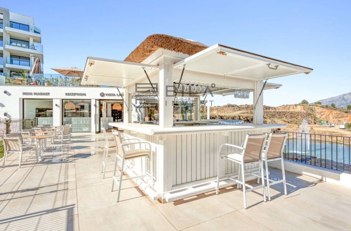 2 bedroom Flat for sale in Mijas Costa with pool garage - € 399,000 (Ref: 9609866)