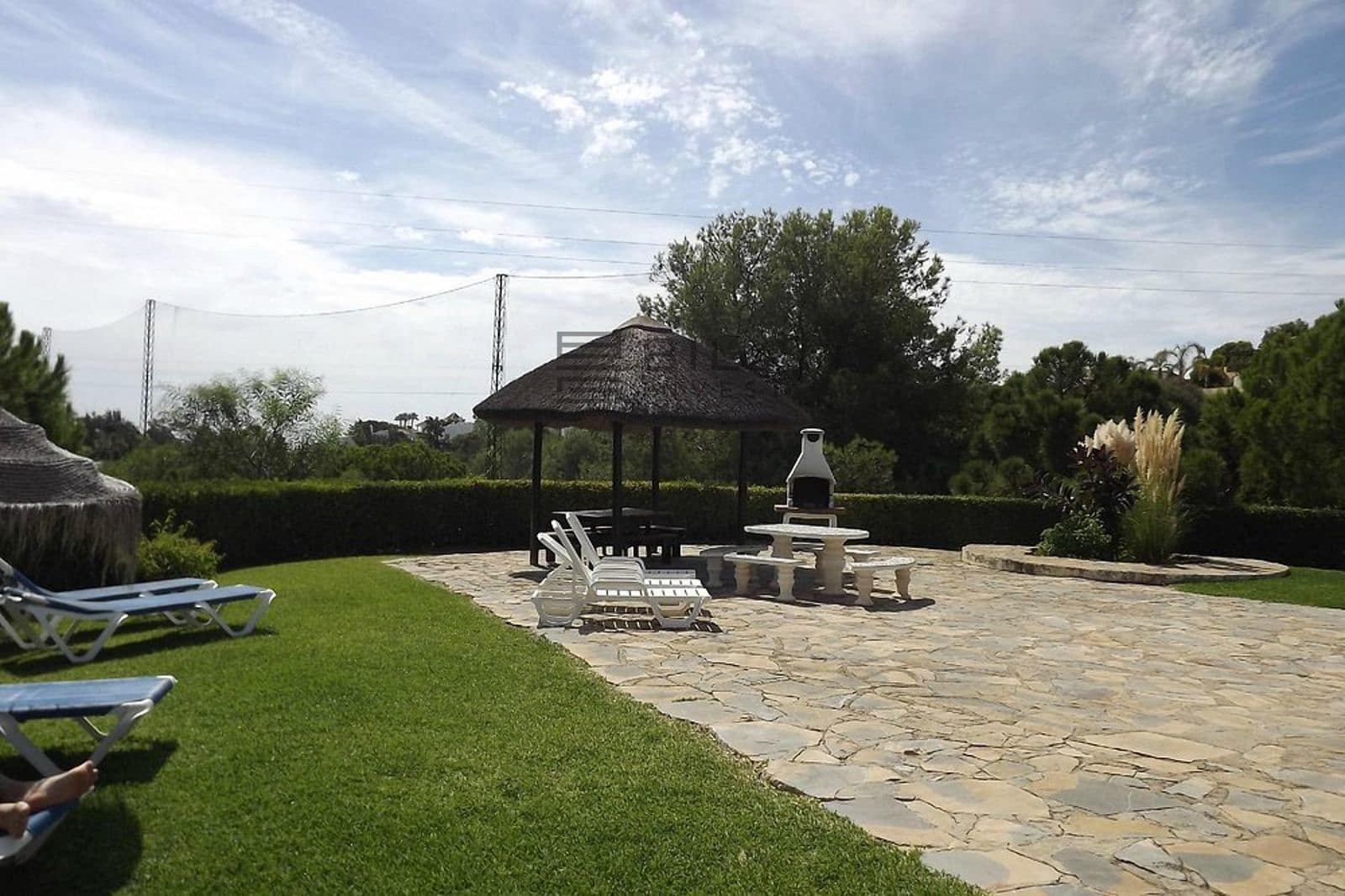 2 soverom Leilighet til salgs i Calahonda med svømmebasseng garasje - € 259 500 (Ref: 9609871)