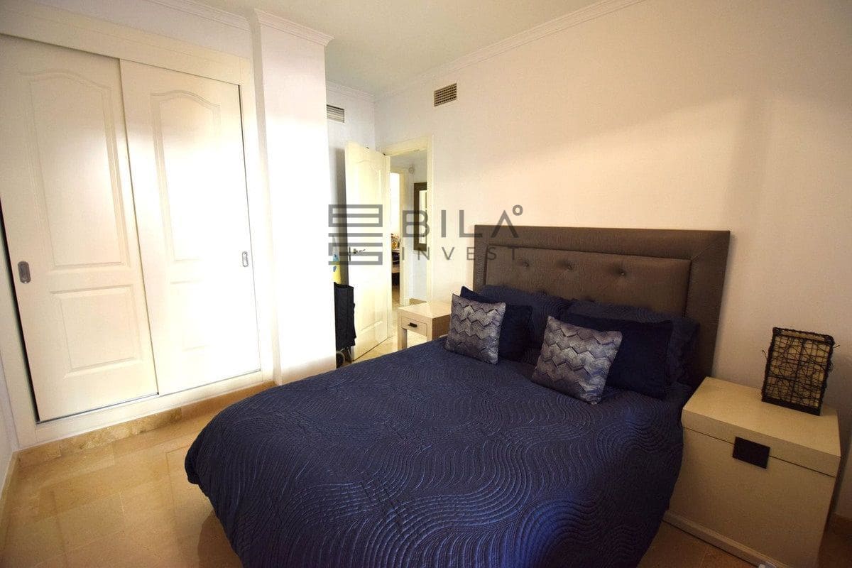 2 soveværelse Lejlighed til salg i La Cala de Mijas med swimmingpool garage - € 429.950 (Ref: 9609872)