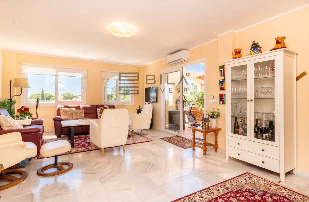 2 sovrum Takvåning till salu i La Sierrezuela med pool - 395 000 € (Ref: 9609873)