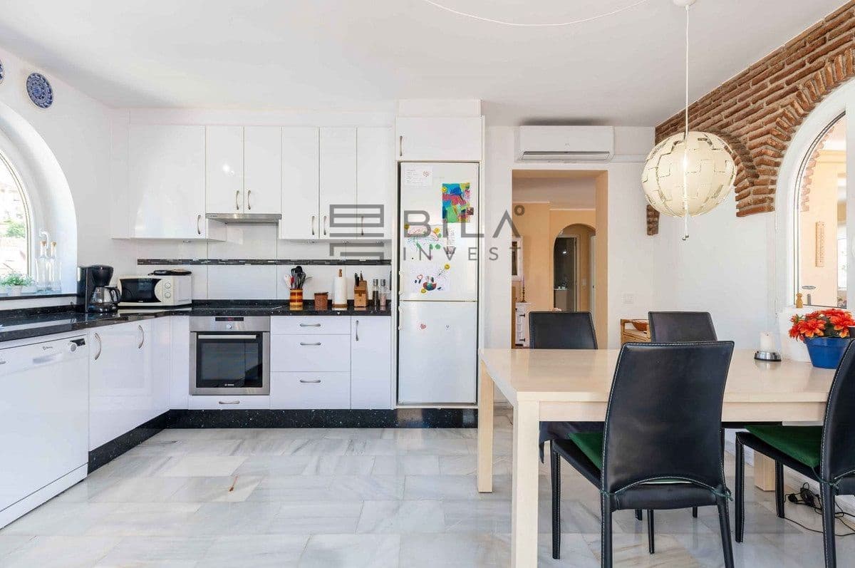 2 sovrum Takvåning till salu i La Sierrezuela med pool - 395 000 € (Ref: 9609873)