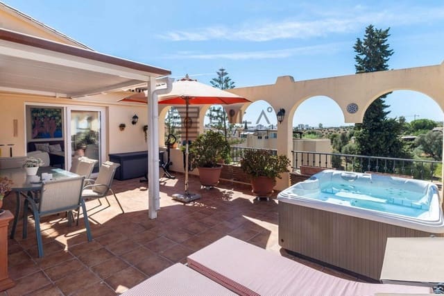 2 sovrum Takvåning till salu i La Sierrezuela, Mijas med pool - 395 000 € (Ref: 9609873)