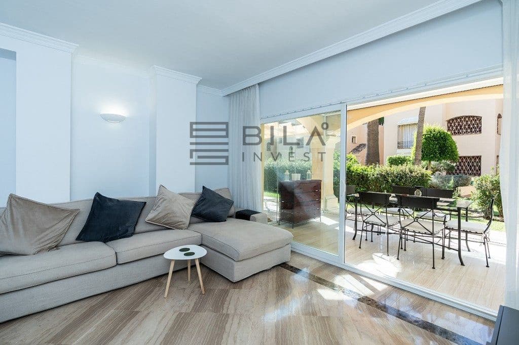 Piso de 3 habitaciones en Elviria en venta con piscina - 649.000 € (Ref: 9609874)