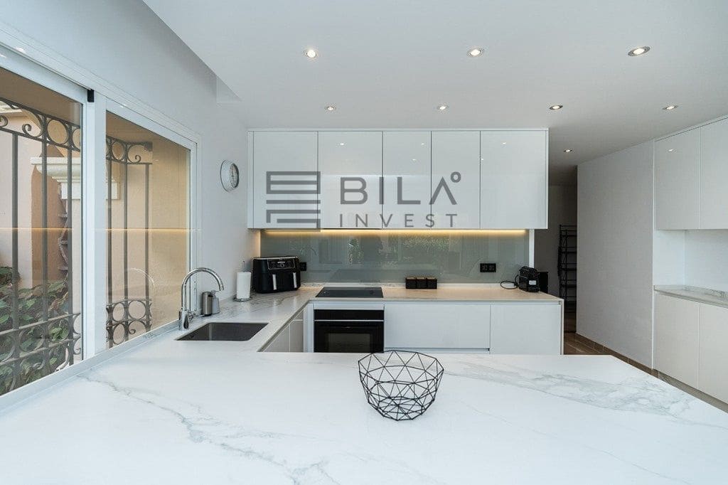 Piso de 3 habitaciones en Elviria en venta con piscina - 649.000 € (Ref: 9609874)