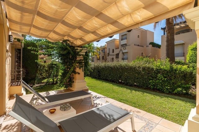 Piso de 3 habitaciones en Elviria, Marbella en venta con piscina - 649.000 € (Ref: 9609874)