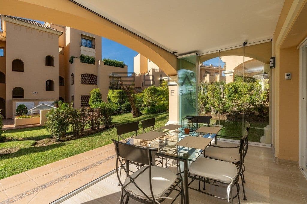 Piso de 3 habitaciones en Elviria en venta con piscina - 649.000 € (Ref: 9609874)