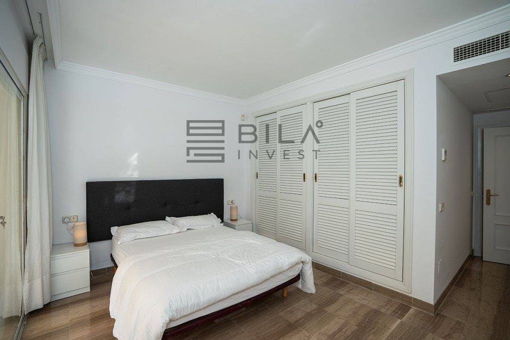 Piso de 3 habitaciones en Elviria en venta con piscina - 649.000 € (Ref: 9609874)