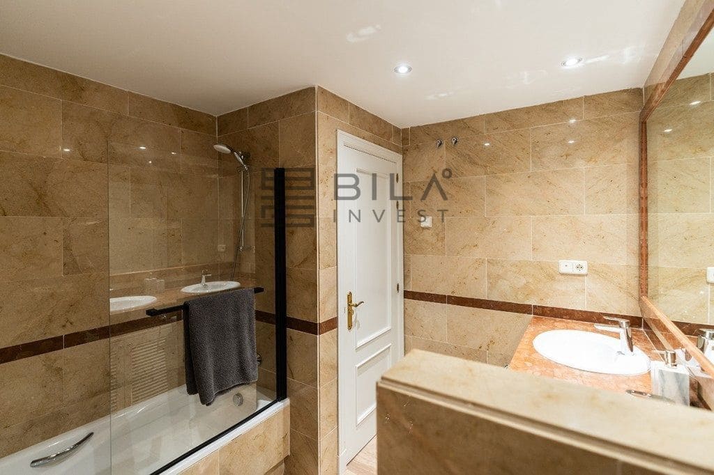 Piso de 3 habitaciones en Elviria en venta con piscina - 649.000 € (Ref: 9609874)