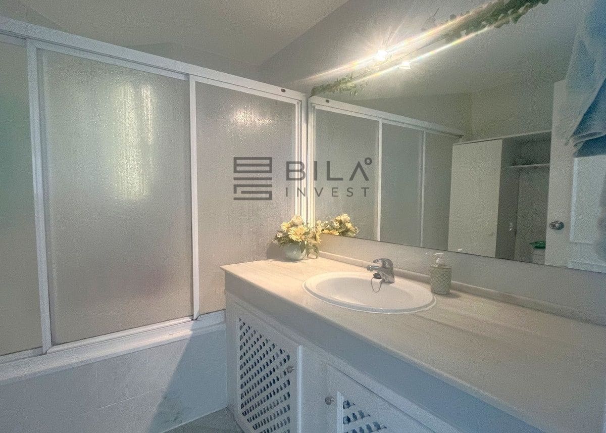 2 soveværelse Lejlighed til salg i Calahonda med swimmingpool garage - € 275.000 (Ref: 9609878)