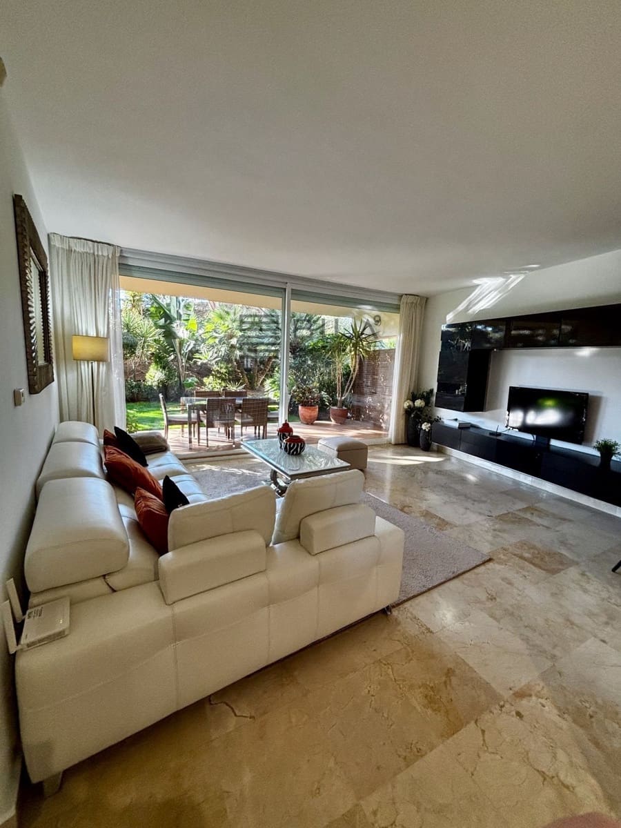 2 sovrum Lägenhet till salu i Miraflores - 355 000 € (Ref: 9610664)