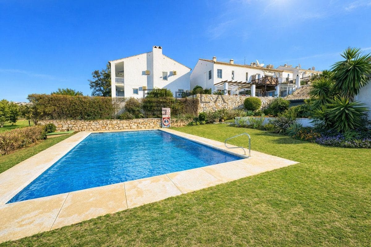 2 slaapkamer Flat te koop in Mijas Golf met zwembad garage - € 319.000 (Ref: 9610666)