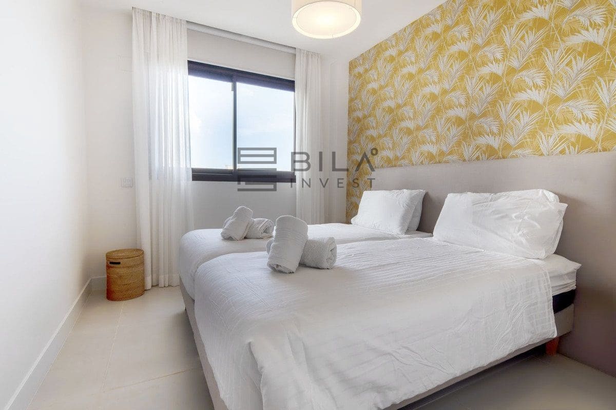 4 bedroom Flat for sale in Fuengirola with pool garage - € 780,000 (Ref: 9610669)