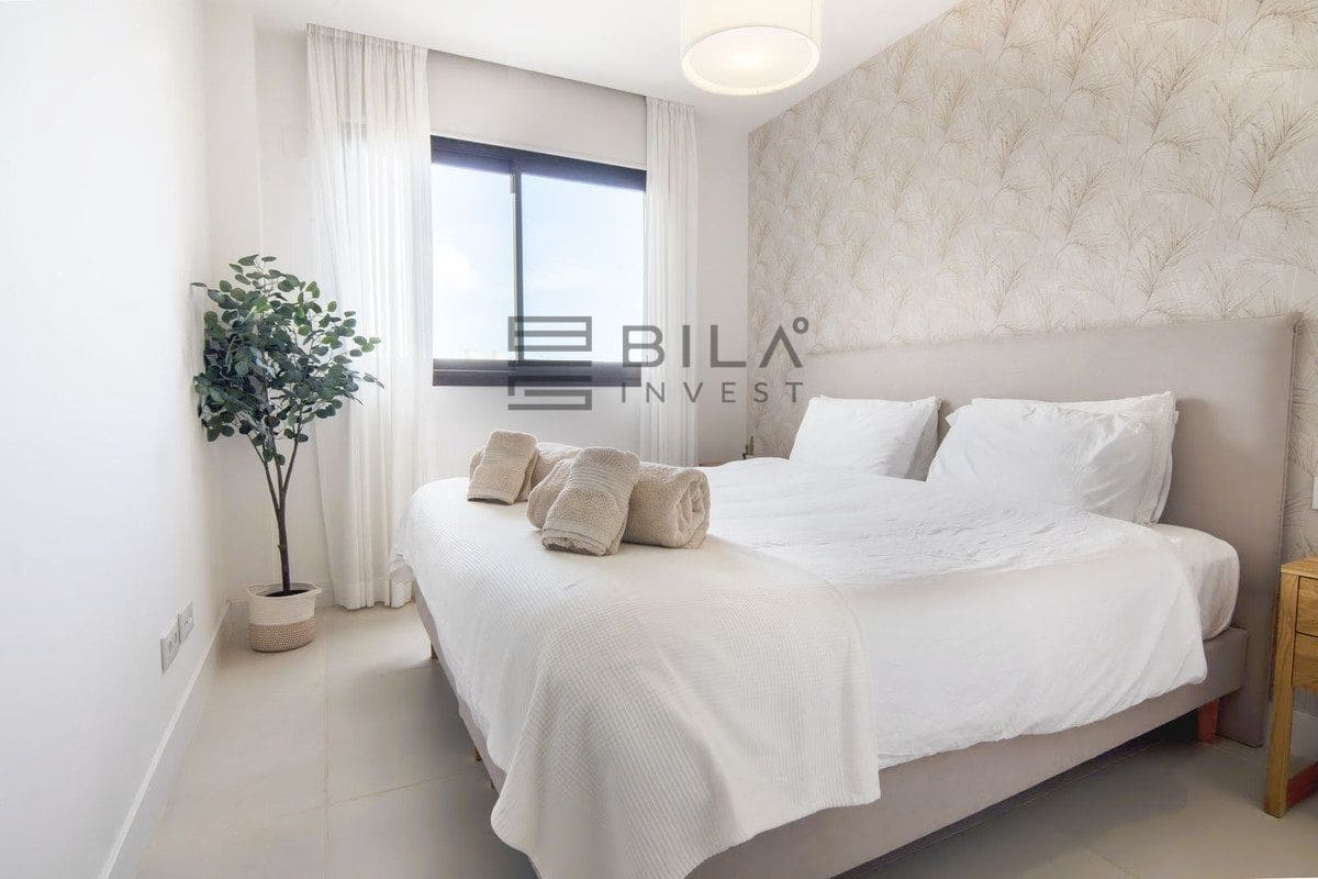 4 bedroom Flat for sale in Fuengirola with pool garage - € 780,000 (Ref: 9610669)