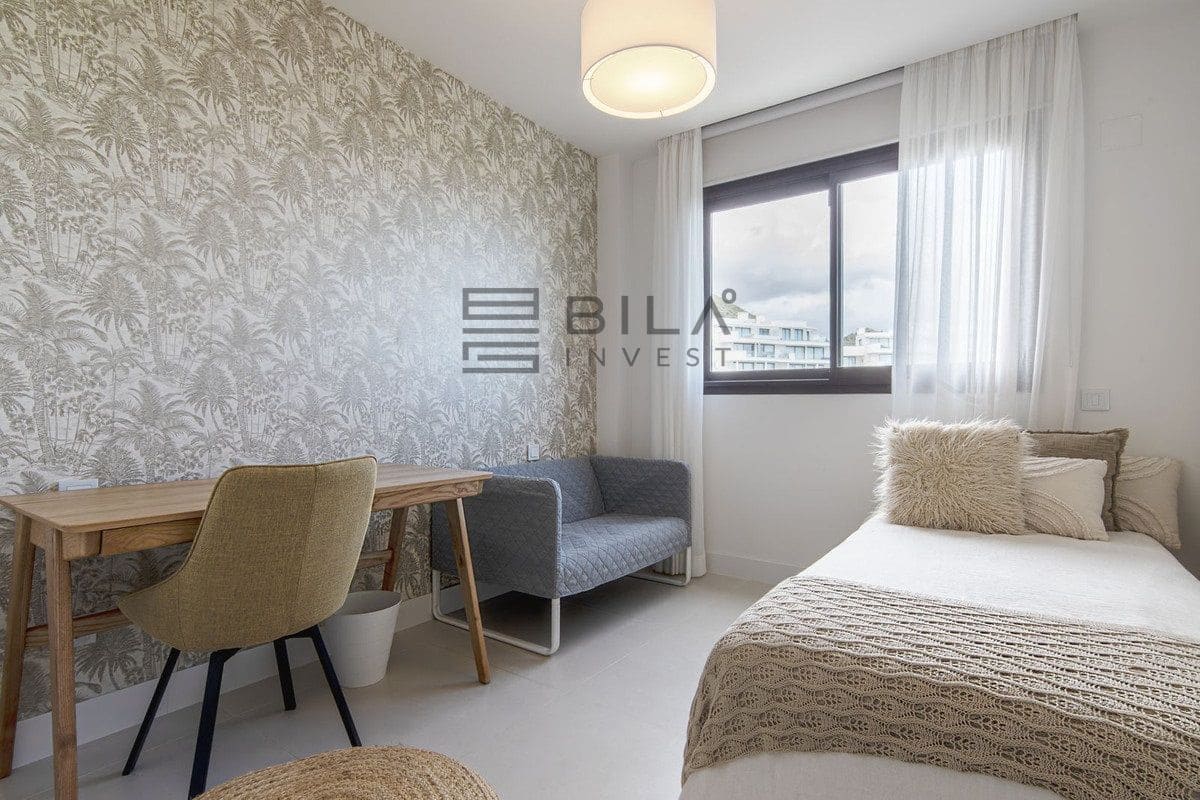 4 bedroom Flat for sale in Fuengirola with pool garage - € 780,000 (Ref: 9610669)