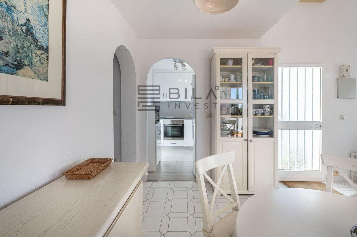 3 sovrum Hus till salu i Miraflores med pool - 649 000 € (Ref: 9610671)