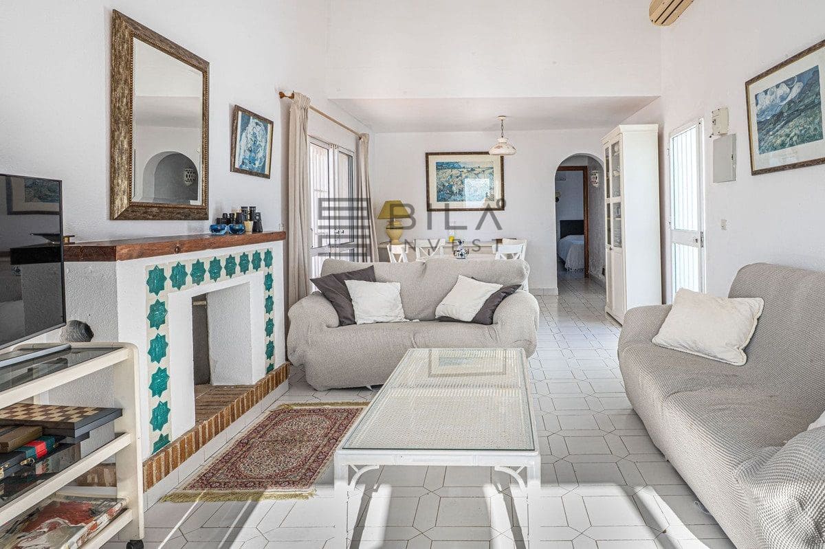 3 sovrum Hus till salu i Miraflores med pool - 649 000 € (Ref: 9610671)