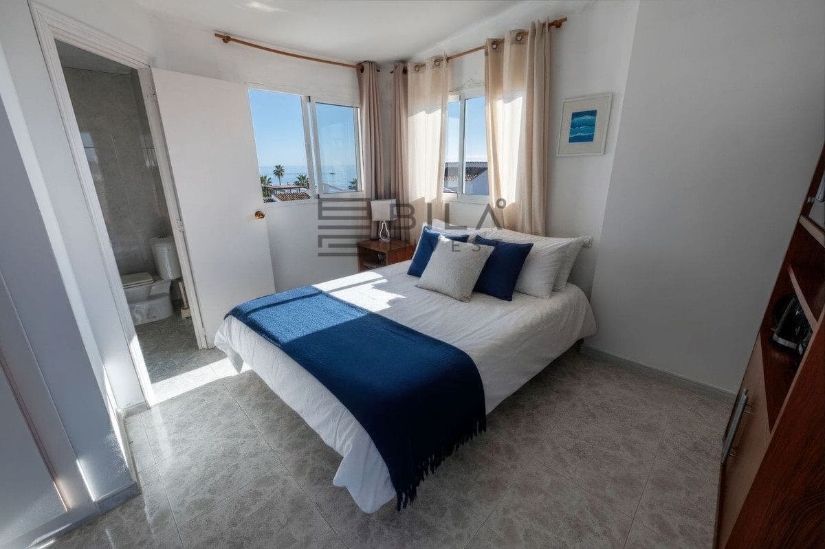 3 sovrum Hus till salu i Miraflores med pool - 649 000 € (Ref: 9610671)