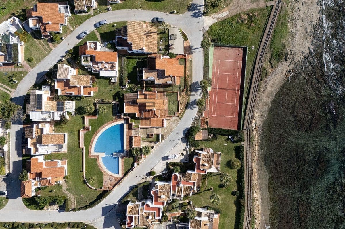 3 sovrum Hus till salu i Miraflores med pool - 649 000 € (Ref: 9610671)