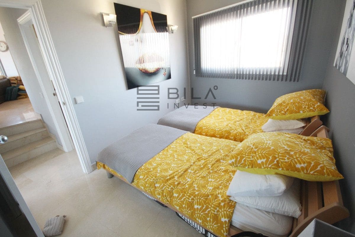 2 quarto Penthouse para venda em Miraflores com piscina - 450 000 € (Ref: 9610672)