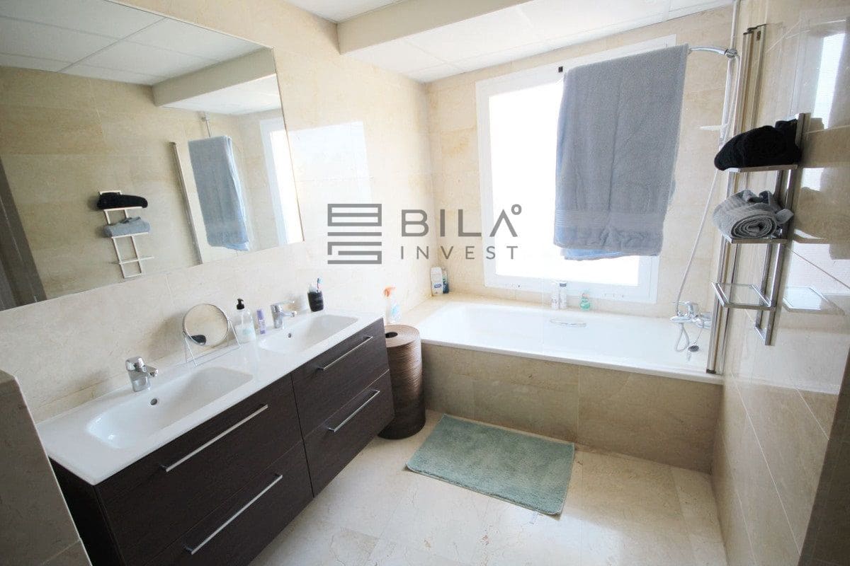 2 quarto Penthouse para venda em Miraflores com piscina - 450 000 € (Ref: 9610672)