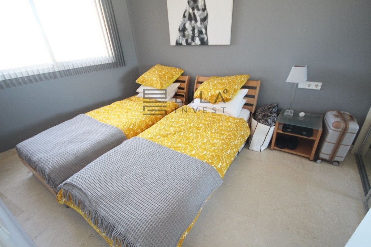 2 quarto Penthouse para venda em Miraflores com piscina - 450 000 € (Ref: 9610672)