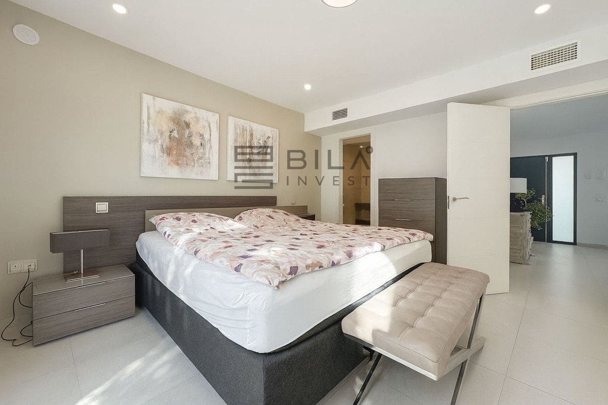 3 sypialnia Willa na sprzedaż w La Cala de Mijas z basenem - 1 180 000 € (Ref: 9610676)