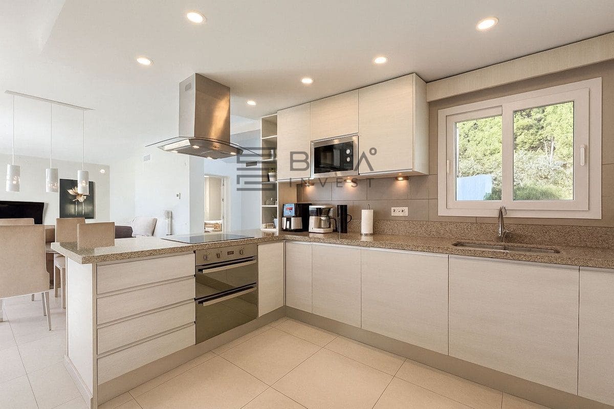 3 sypialnia Willa na sprzedaż w La Cala de Mijas z basenem - 1 180 000 € (Ref: 9610676)