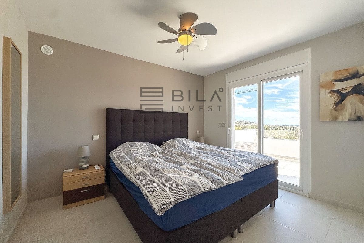 3 sypialnia Willa na sprzedaż w La Cala de Mijas z basenem - 1 180 000 € (Ref: 9610676)