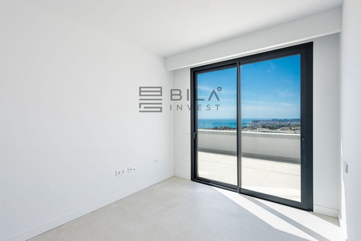 2 soveværelse Penthouse til salg i Fuengirola med swimmingpool - € 825.000 (Ref: 9614495)