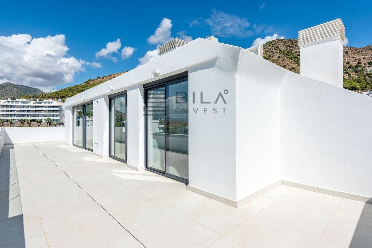 2 soveværelse Penthouse til salg i Fuengirola med swimmingpool - € 825.000 (Ref: 9614495)