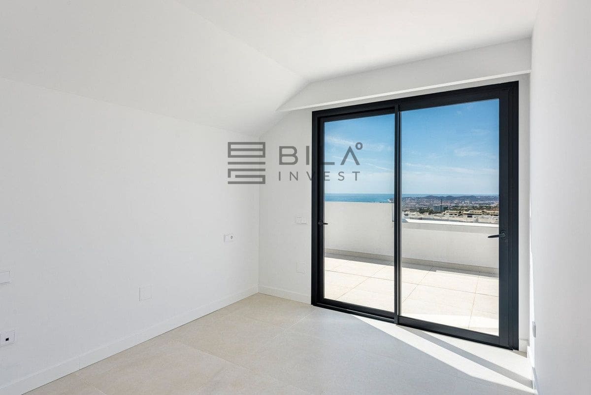 2 soveværelse Penthouse til salg i Fuengirola med swimmingpool - € 825.000 (Ref: 9614495)