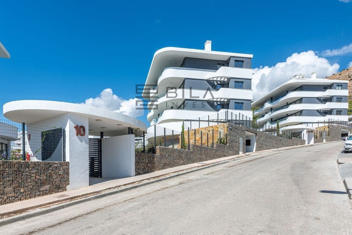 2 soveværelse Penthouse til salg i Fuengirola med swimmingpool - € 825.000 (Ref: 9614495)