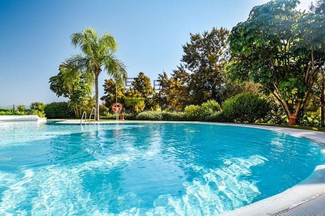 2 bedroom Flat for sale in La Cala de Mijas, Mijas with pool garage - € 275,000 (Ref: 9614496)