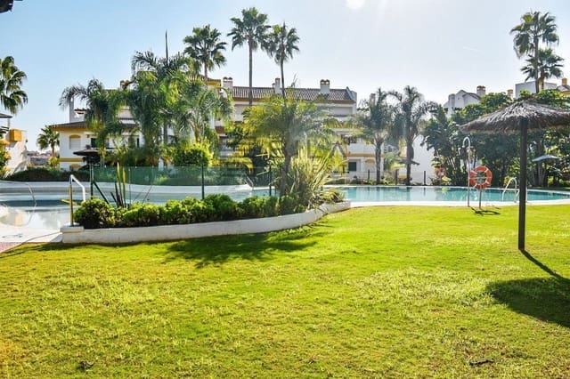 2 bedroom Flat for sale in La Cala de Mijas, Mijas with pool garage - € 275,000 (Ref: 9614496)