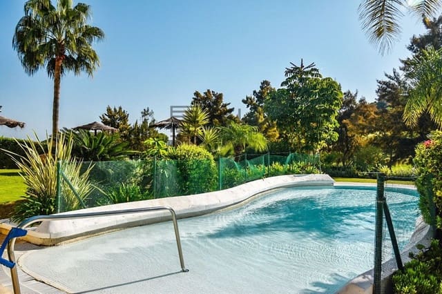 2 bedroom Flat for sale in La Cala de Mijas, Mijas with pool garage - € 275,000 (Ref: 9614496)