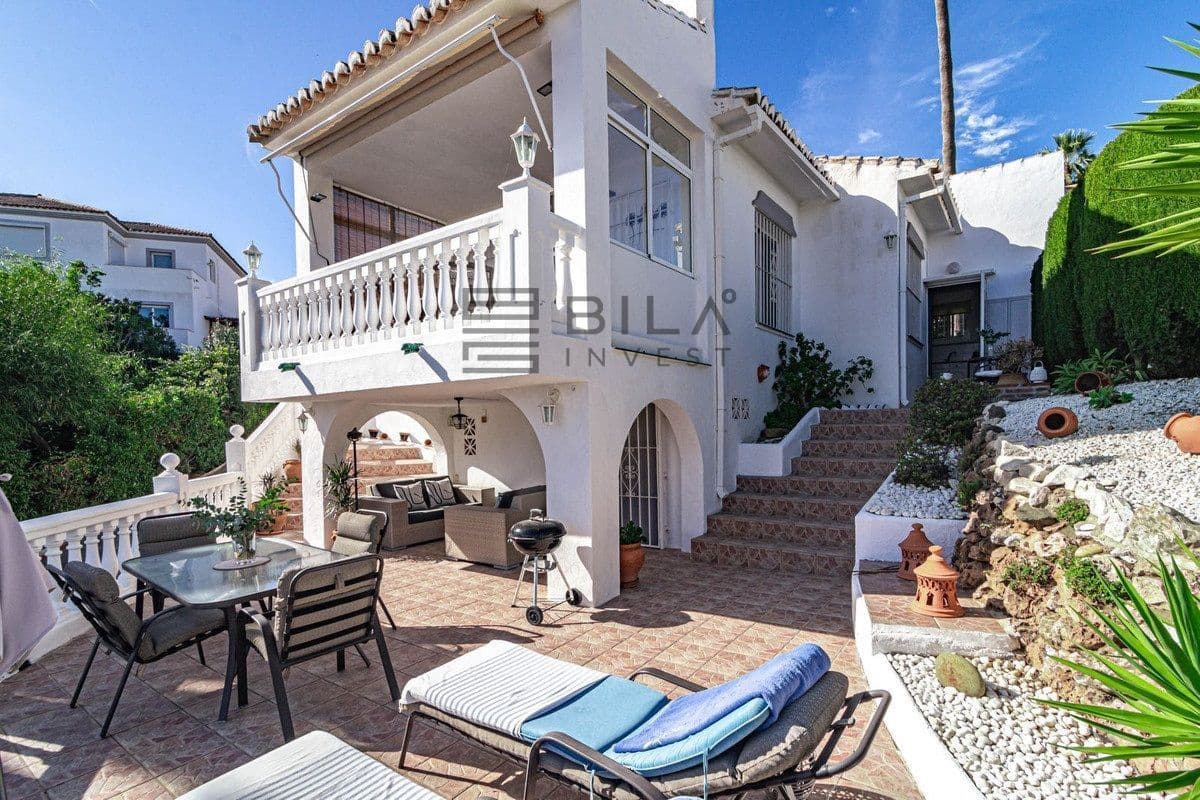3 bedroom Villa for sale in Calahonda with pool - € 695,000 (Ref: 9614498)