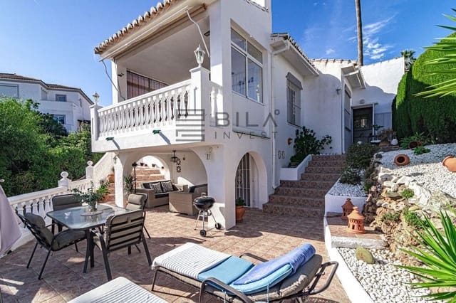 3 bedroom Villa for sale in Calahonda, Mijas with pool - € 695,000 (Ref: 9614498)