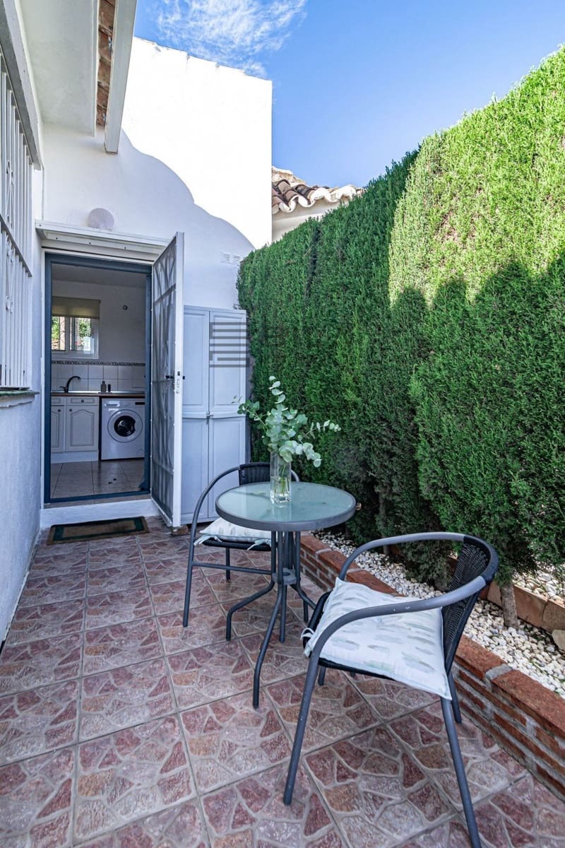 3 bedroom Villa for sale in Calahonda with pool - € 695,000 (Ref: 9614498)