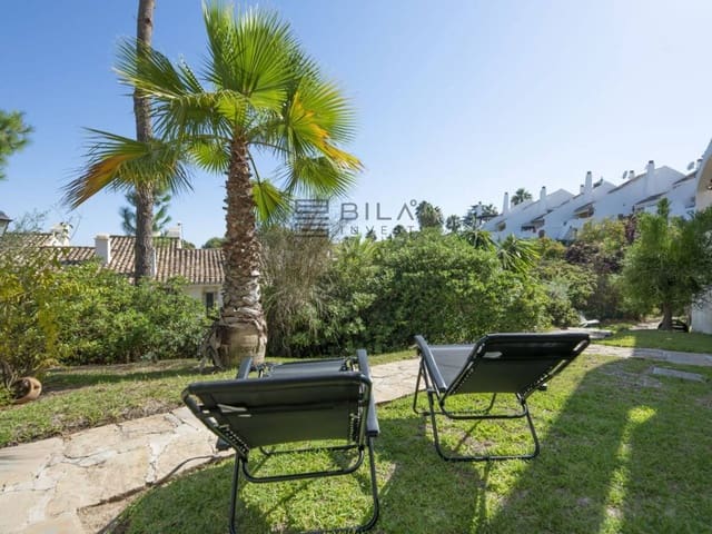 4 makuuhuone Omakotitalo myytävänä paikassa Calahonda, Mijas mukana uima-altaan - 475 000 € (Ref: 9614499)