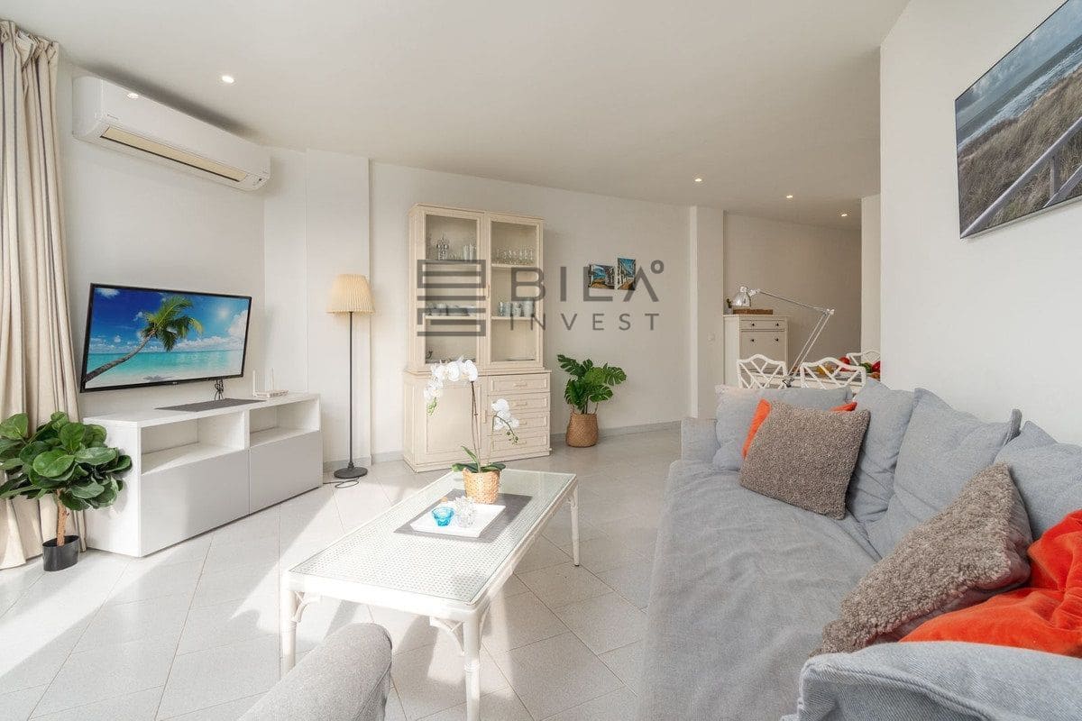 2 soveværelse Penthouse til salg i Riviera del Sol med swimmingpool - € 299.000 (Ref: 9614501)