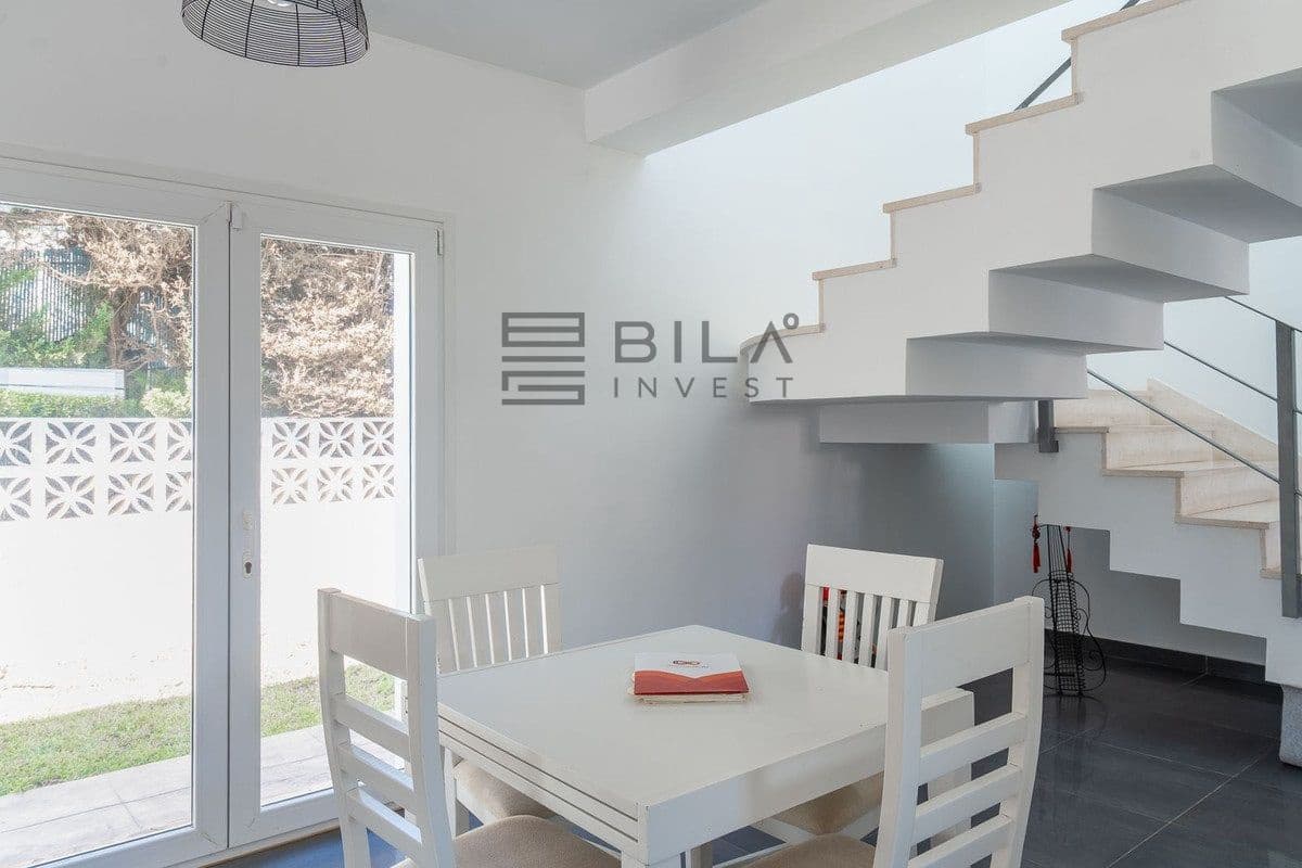 3 bedroom Villa for sale in El Faro with pool garage - € 995,000 (Ref: 9614503)