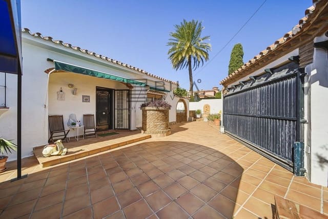 Chalet de 3 habitaciones en Arroyo de la Miel, Benalmádena en venta con piscina garaje - 795.000 € (Ref: 9614504)