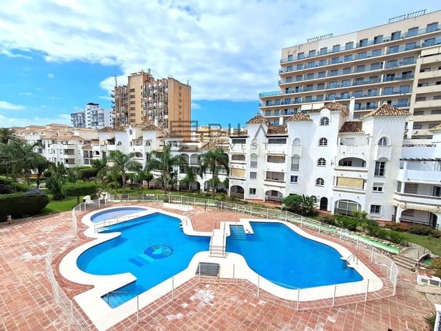 Piso de 2 habitaciones en Benalmadena Costa, Benalmádena en venta con piscina - 290.000 € (Ref: 9618772)