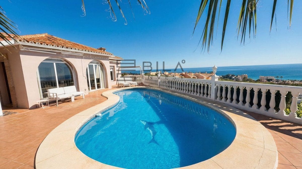 2 sypialnia Willa na sprzedaż w Fuengirola z basenem garażem - 640 000 € (Ref: 9618776)