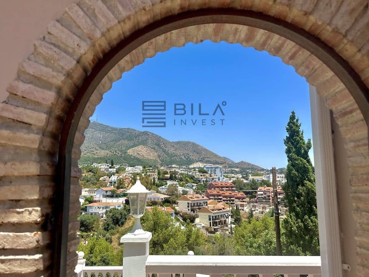 2 sypialnia Willa na sprzedaż w Fuengirola z basenem garażem - 640 000 € (Ref: 9618776)