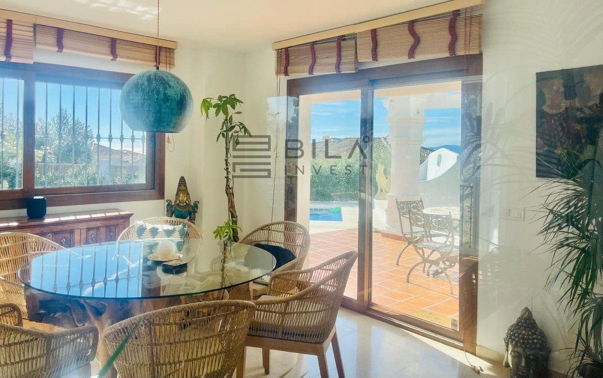 4 soverom Villa til salgs i Mijas med svømmebasseng garasje - € 1 300 000 (Ref: 9618777)
