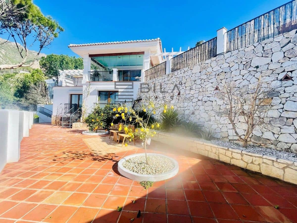 4 soverom Villa til salgs i Mijas med svømmebasseng garasje - € 1 300 000 (Ref: 9618777)